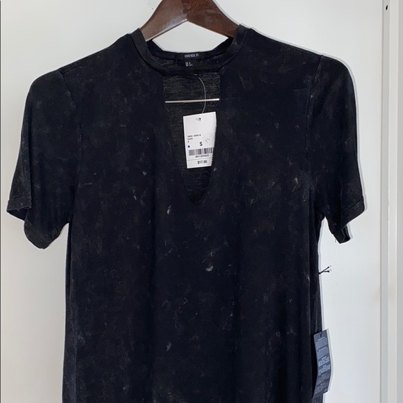 Forever 21 Dresses & Skirts - NWT CUTOUT T SHIRT DRESS WITH UNIQUE FINISHING